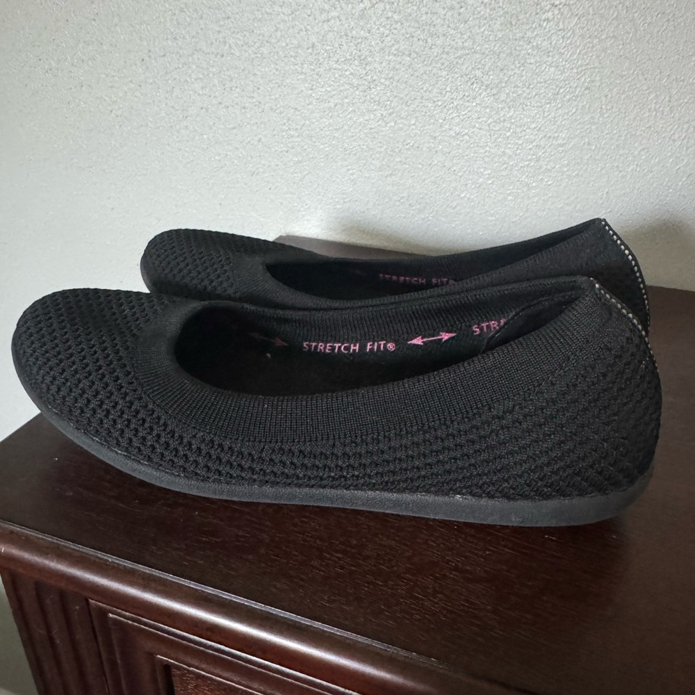 Skechers Black Knit Flats for Everyday Comfort